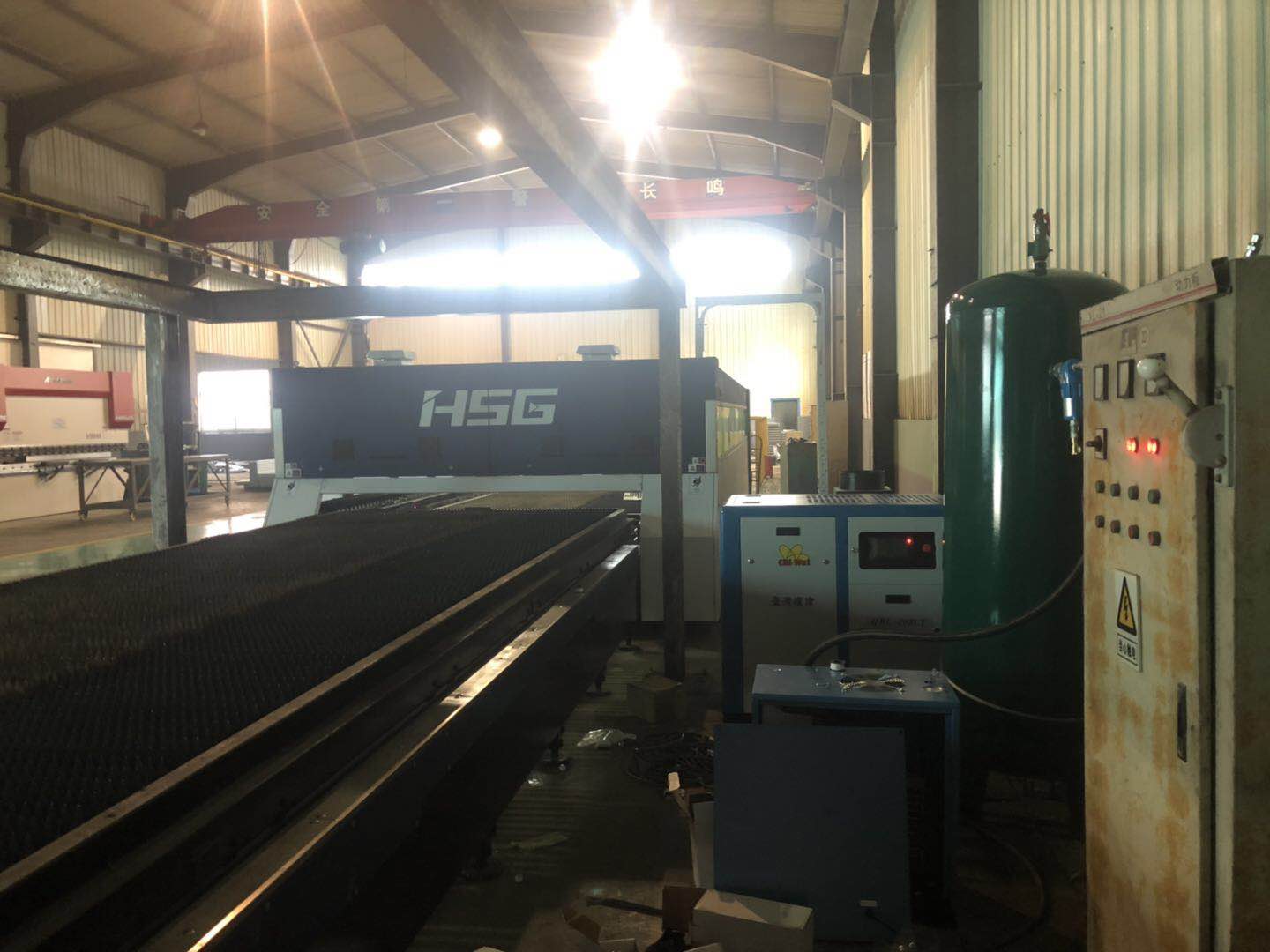 激光切割螺桿空壓機(jī) 激光切割螺桿空壓機(jī)